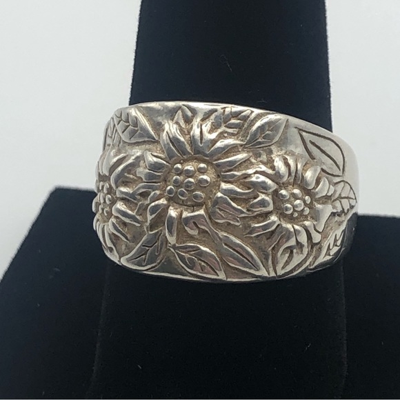[vintage] Intricate Floral Israeli Sterling Silver Ring - Size 9.5 - Picture 4 of 14